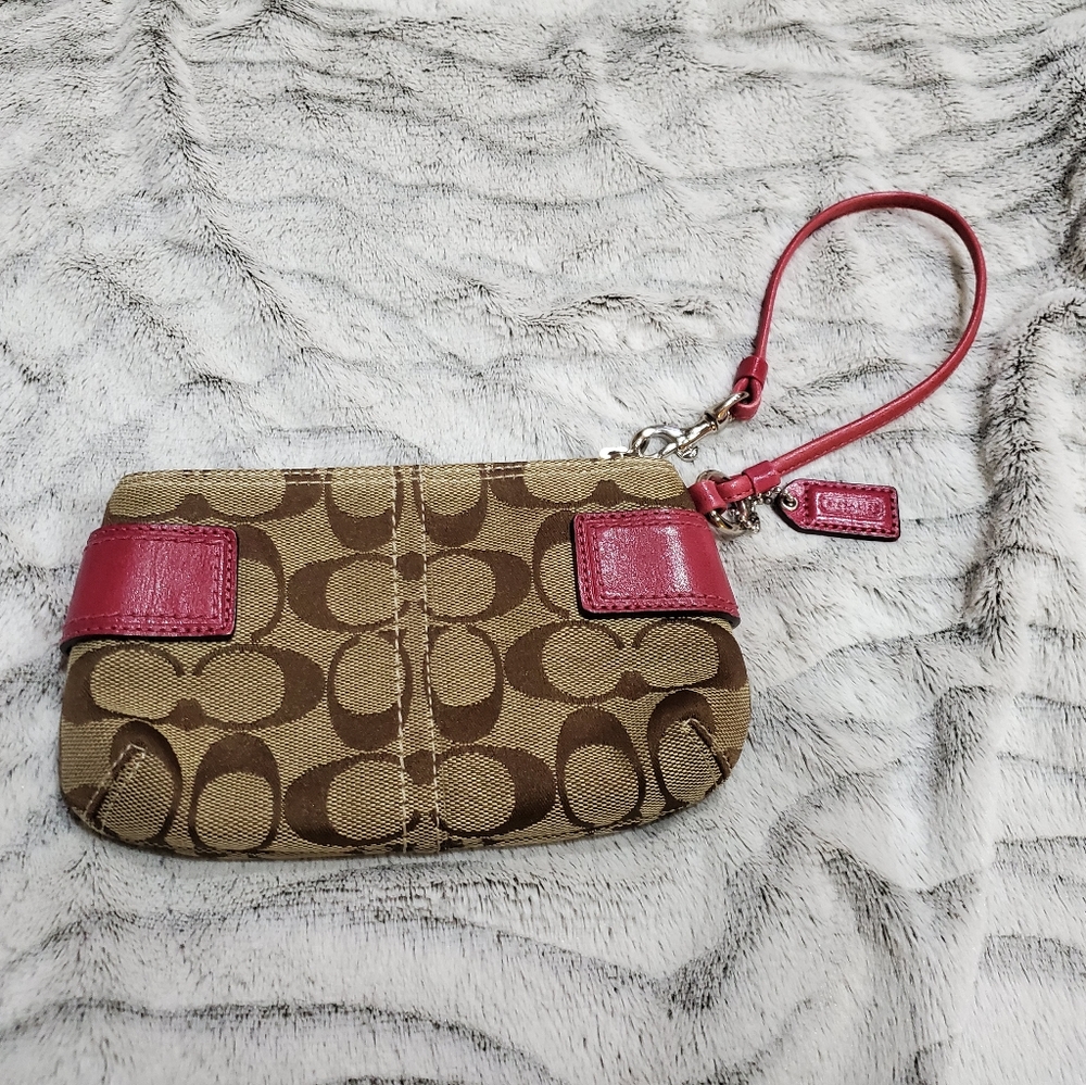 COACH TAN JACQUARD AND HOT PINK WRISLET
